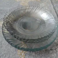 هشت عدد بشقاب  و شش عدد بشقاب ملامین