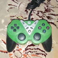 چند عدد موس و دسته کامپیوتر