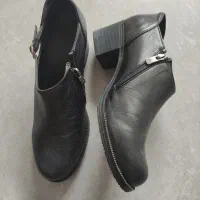 کفش چرم سایز چهل در حد نو