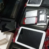 چند تا گوشی و تبلت