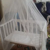 تخت نوزادی