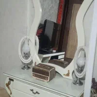 ساعت ،آینه وشمعدونی