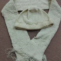 کلاه و شال گردن در حد نو