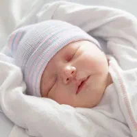 پرستار کودک شیرخوار
