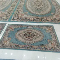 دوعدد فرش و همراه دوعدد کناره فرش