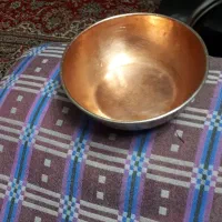 یک عدد کاسه مسی بسیار قدیمی