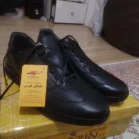 کفش چرم پیاده روی