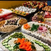 فینگرفود سینی مزه دسر پیراشکی پیتزا سالاد تولد
