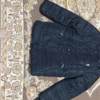 کاپشن سیاه و ابی .معاوضه با باند و اسپیکر کامپیوتر