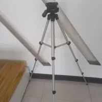 سه پایه دوربین در حد نو