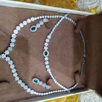 سرویس نقره طرح جواهر زمردی وانگشتر نقره
