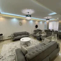 واحد ۱۳۰ متری ۲ خواب نوساز موقعیت مکانی عالی