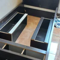 تخت و میز