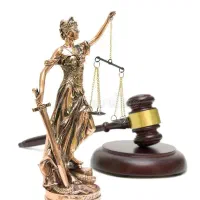 استخدام کارشناس حقوق یا دانشجوی حقوق