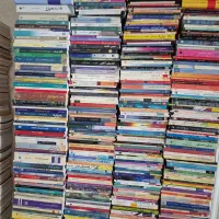 فروش کتاب کاملا نو و دست دوم  بصورت عمده