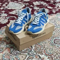 دو جفت کتونی و یک جفت نیم بوت