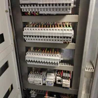 برق‌کار ساختمان، دوربین مداربسته، کولر آبی، لوستر