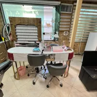 اجاره میز ناخن و صندلی و اتاق در سالن‌ ‌تابلو‌دار|اجارهٔ دفتر کار، اتاق اداری، مطب|تهران, دهقان|دیوار