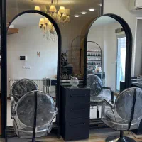 ۲عدد آیینه سالنی لبه ی آهنی و پارتیشن ۴تیکه آهنی