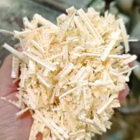 پوشال و خاک اره چوب نراد خشک وارداتی