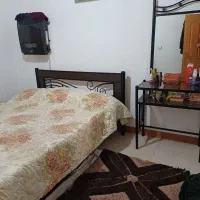 تخت خواب ۲ نفره بهمراه تشک رویال و میز آرایش