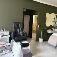 همکاری در سالن زیبایی