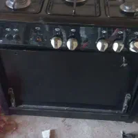 یک عدد گاز شیشه جلو شکسته