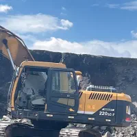 2دستگاه بیل مکانیکی هیوندا۲۲۰ مدل ۲۰۱۸