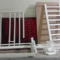 تخت کودک کنار مادر