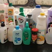 تعدادی شوینده وشامپو با مارک های متفاوت
