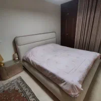 ست سرویس تخت و عسلی و میز توالت با تشک
