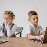 آموزش تخصصی کامپیوتر و هوش مصنوعی کودکان