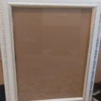 قاب عکس سفید رنگ طرحدار