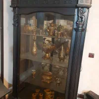ویترین چوبی تمیز