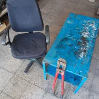 صندلی جکدار، میز کار، قیچی مفتول بر