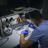 اموزش تضمینی تعمیرات موبایل برای ورود به بازار کار
