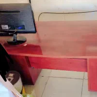 میز اداری و ۲ عدد سندلی