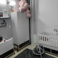 سرویس خواب مدرن نوزاد  در حد نو با متریال mdfمات