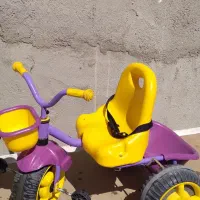 سه چرخ فروشی