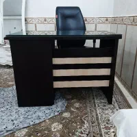 صندلی و میز اداری