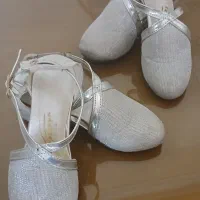 کفش پاشنه دار سایز ۳۴