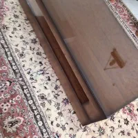 یک عدد تخت یک نفره چوبی