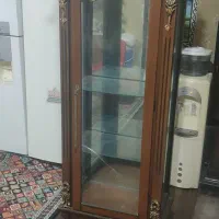 ویترین چوبی و شیشه ای