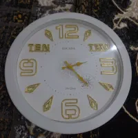 ساعت دیواری