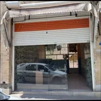 مغازه-تجاری-با-دو-درب-و-جای-پارک-عالی