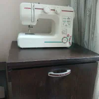 چرخ خیاطی ژانومه با میز