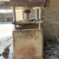 دستگاه گیوتین با جک