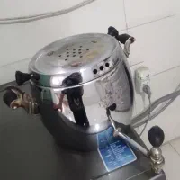 کتری شیر دار مارک آپولون کف چدن در حد نو