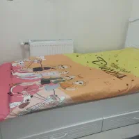 تخت نوجوان