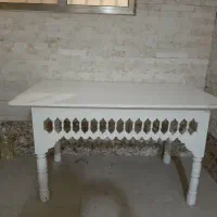میز چوبی قدیمی
